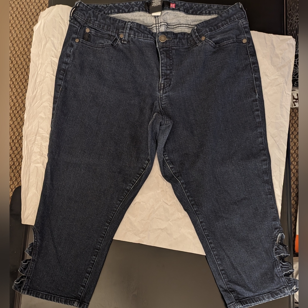 Torrid Dark Wash Side Bow Capri Jeans Size 20